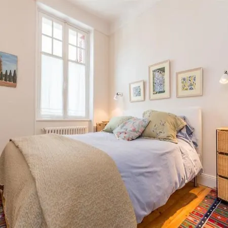 Διαμέρισμα Grand T4 En Duplex Plage A Pied, Coeur De Ville, Ascenseur Et Parking Privatif Ferme Μπιαρίτζ