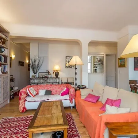 Grand T4 En Duplex Plage A Pied, Coeur De Ville, Ascenseur Et Parking Privatif Ferme *