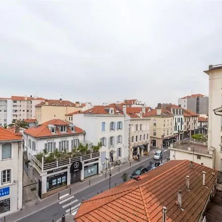 Grand T4 En Duplex Plage A Pied, Coeur De Ville, Ascenseur Et Parking Privatif Ferme Biarritz