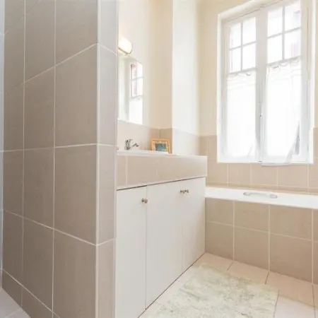 Grand T4 En Duplex Plage A Pied, Coeur De Ville, Ascenseur Et Parking Privatif Ferme