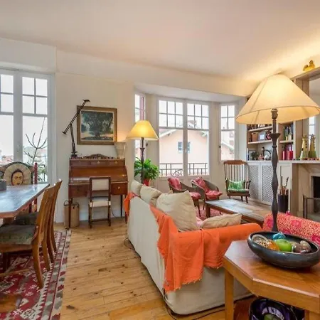 Grand T4 En Duplex Plage A Pied, Coeur De Ville, Ascenseur Et Parking Privatif Ferme Διαμέρισμα *