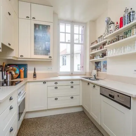 Grand T4 En Duplex Plage A Pied, Coeur De Ville, Ascenseur Et Parking Privatif Ferme Biarritz